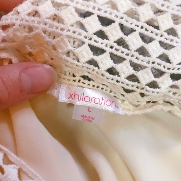 Target Xhilaration Cream Loose & Flowy Blouse - Picture 3 of 3